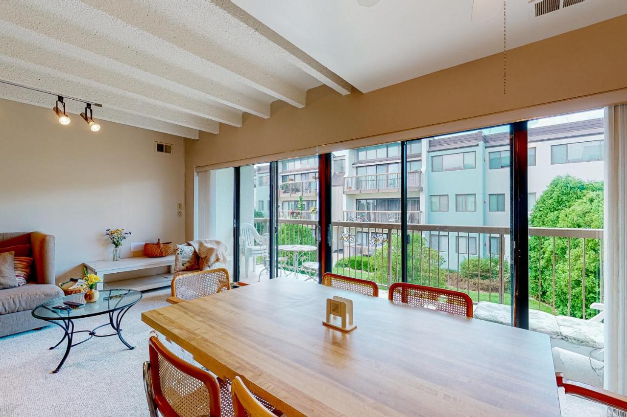Tiburon Apartment *