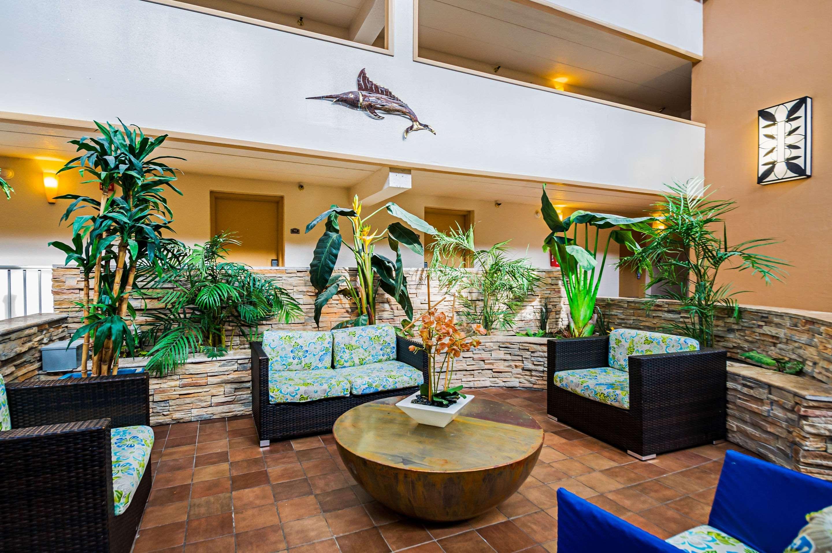 Quality Oceanfront Inn 3*