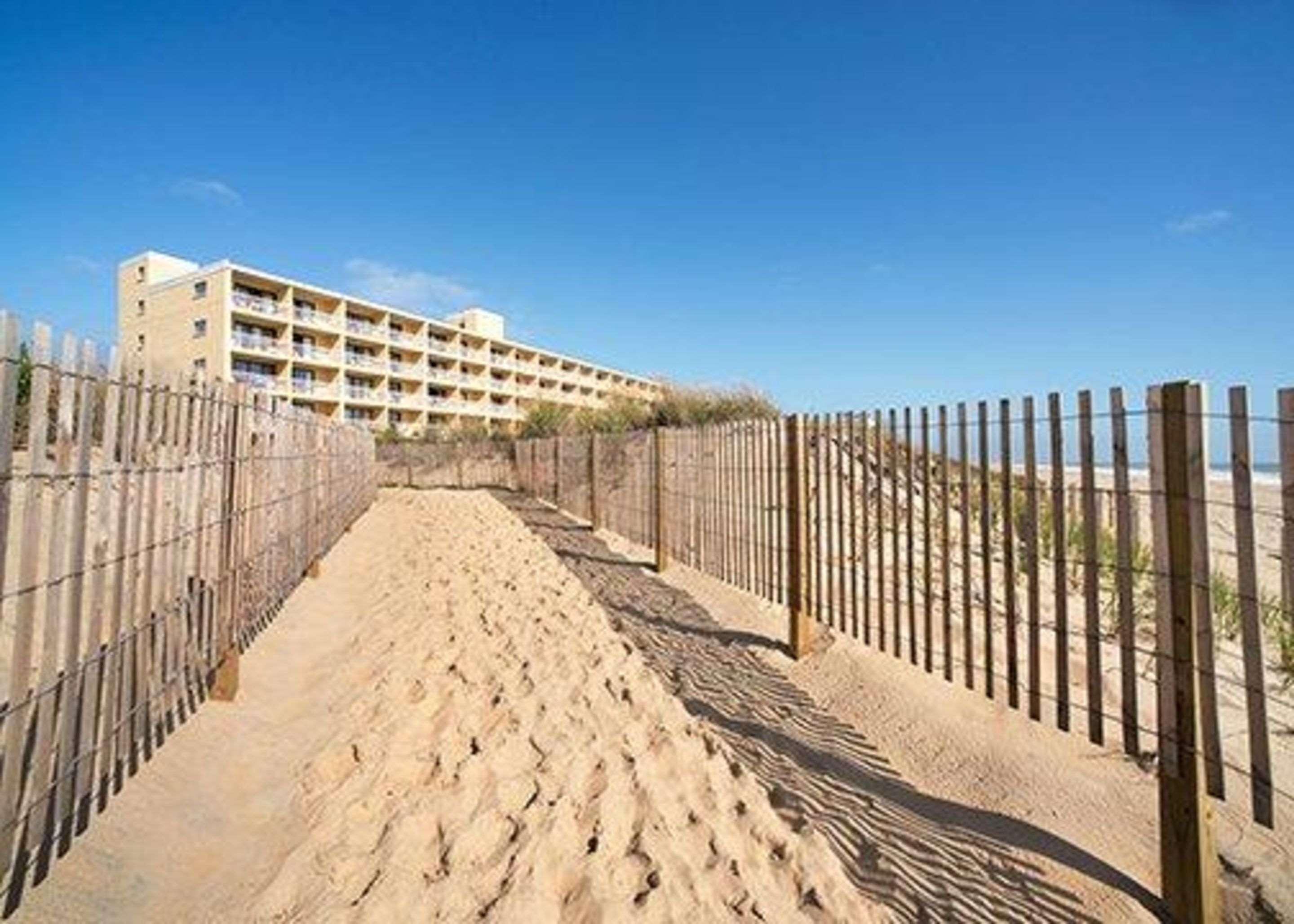 Quality Oceanfront Inn 3*