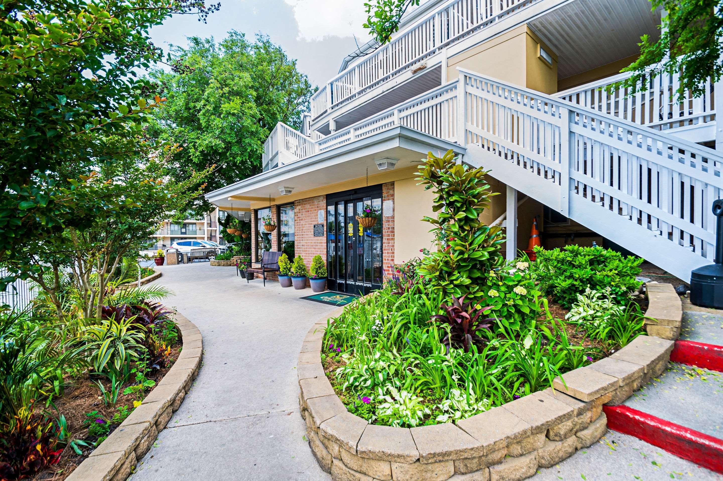 Inn Quality Oceanfront 3*
