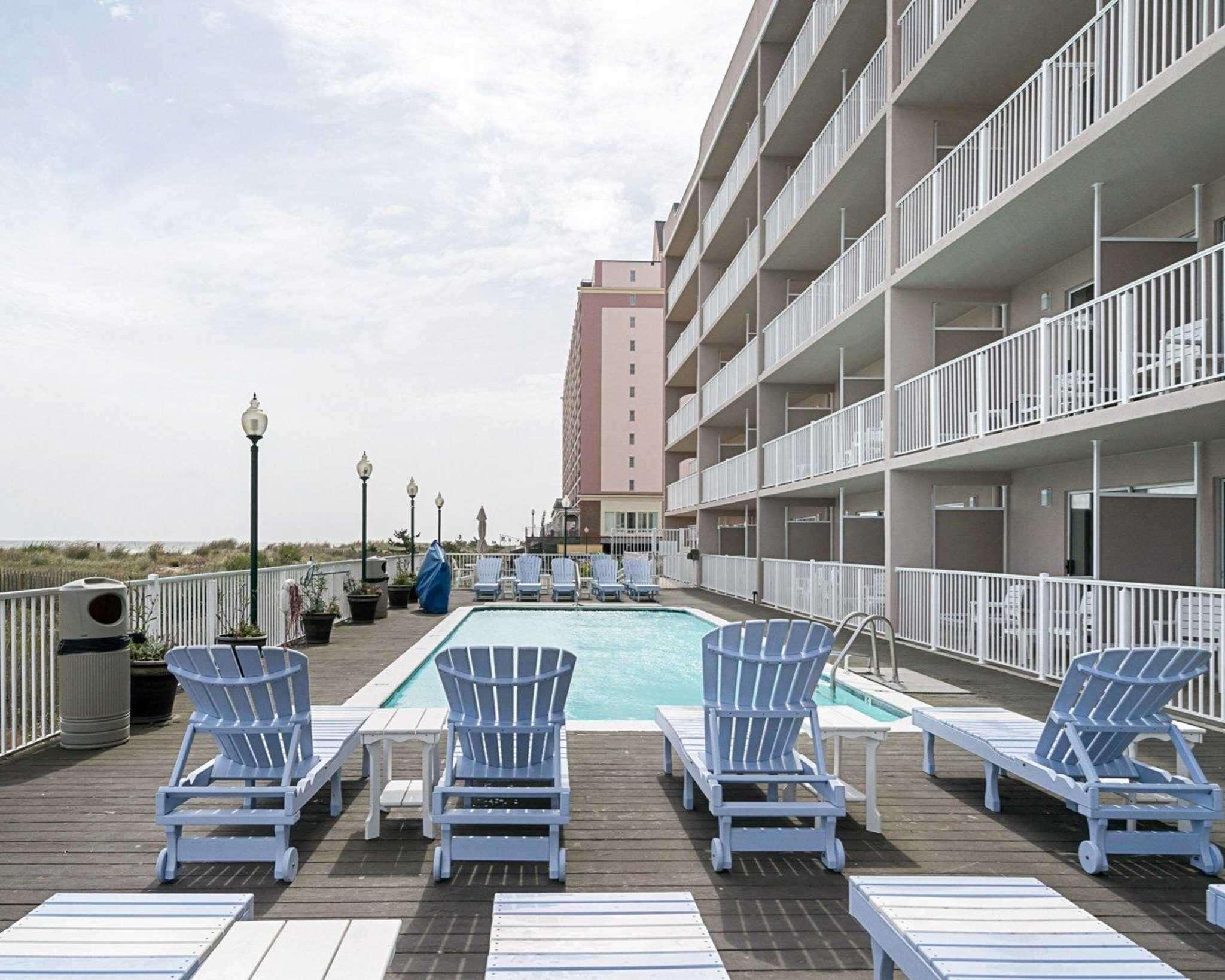 Quality Ocean Beachfront 2*