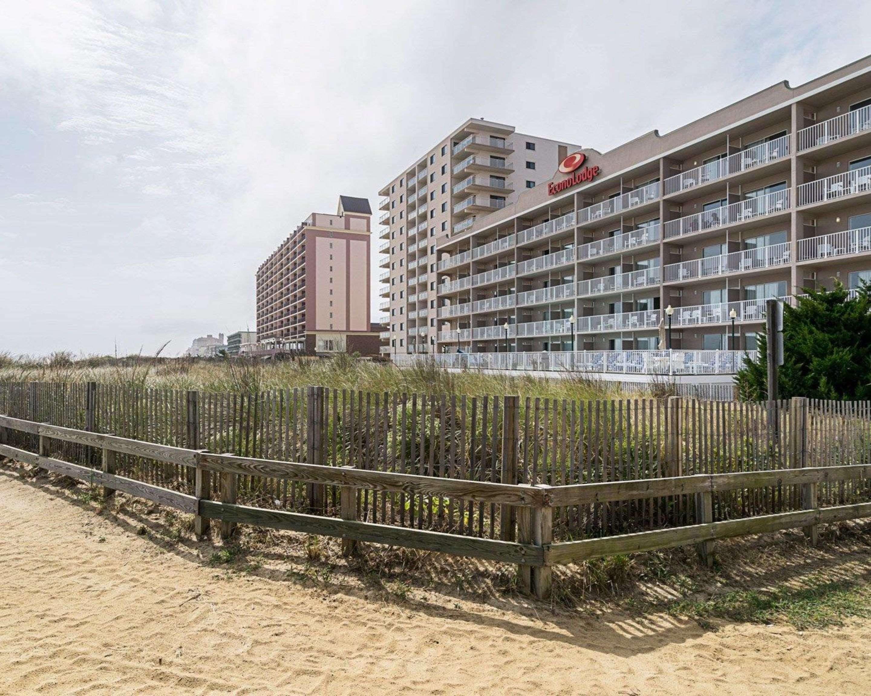 Inn Quality Ocean Beachfront 2*