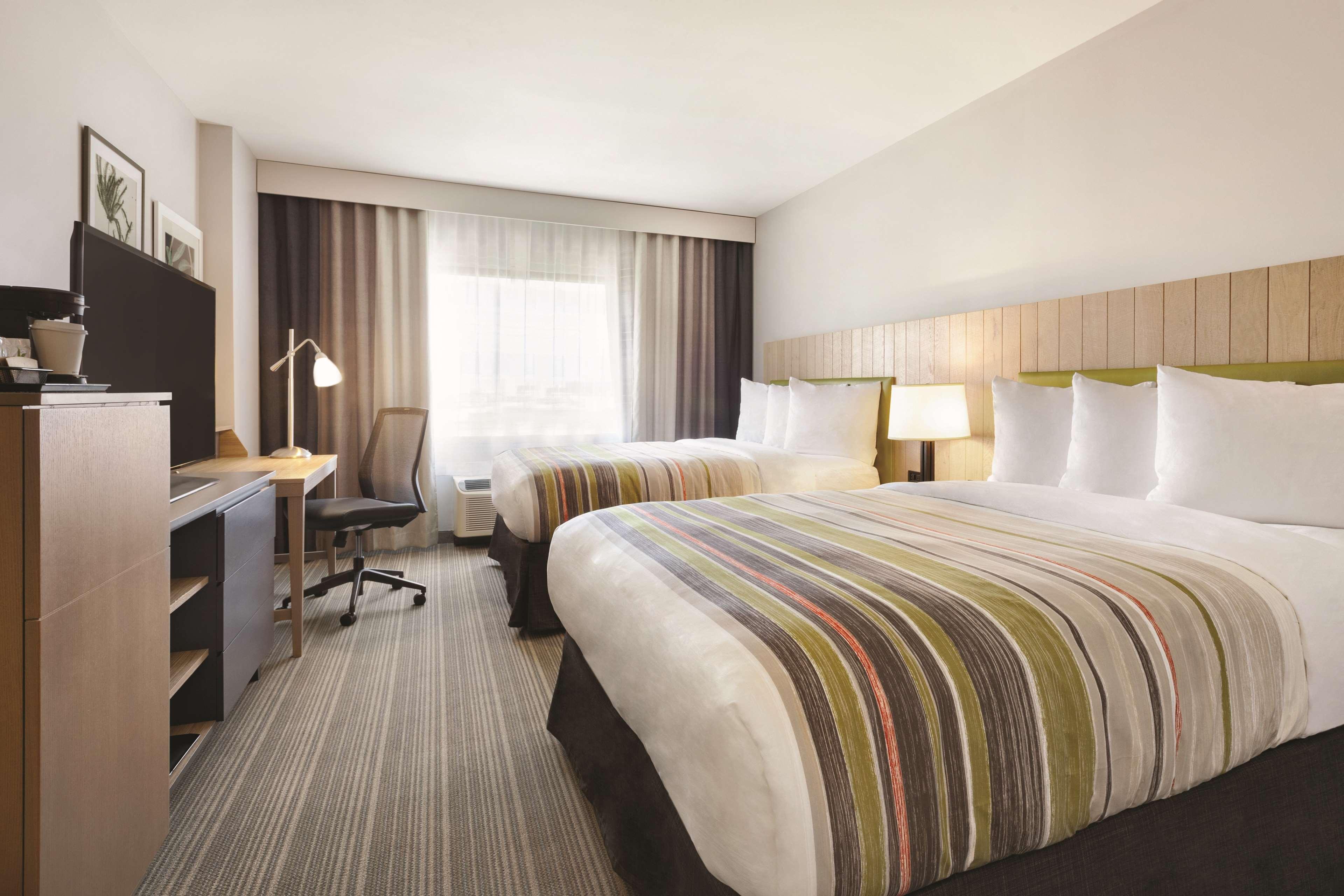 Country & By Radisson Ocean Hotel