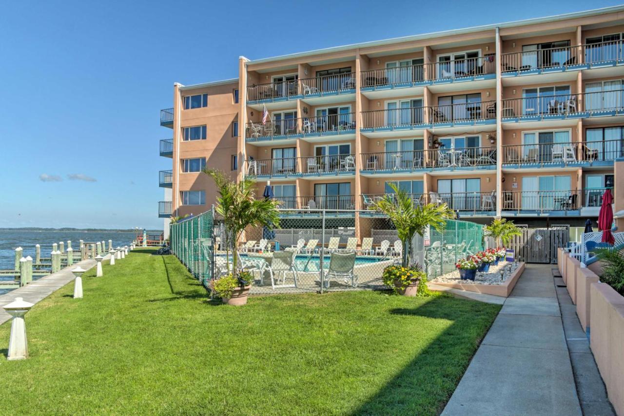 Waterfront Ocean With Nautical Charm *