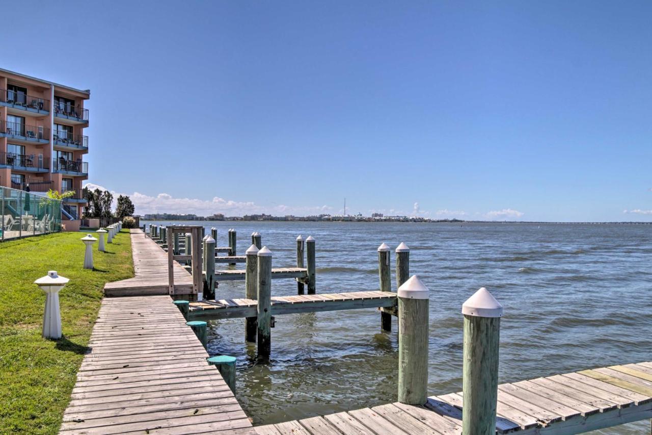 Apartment Waterfront Ocean With Nautical Charm
