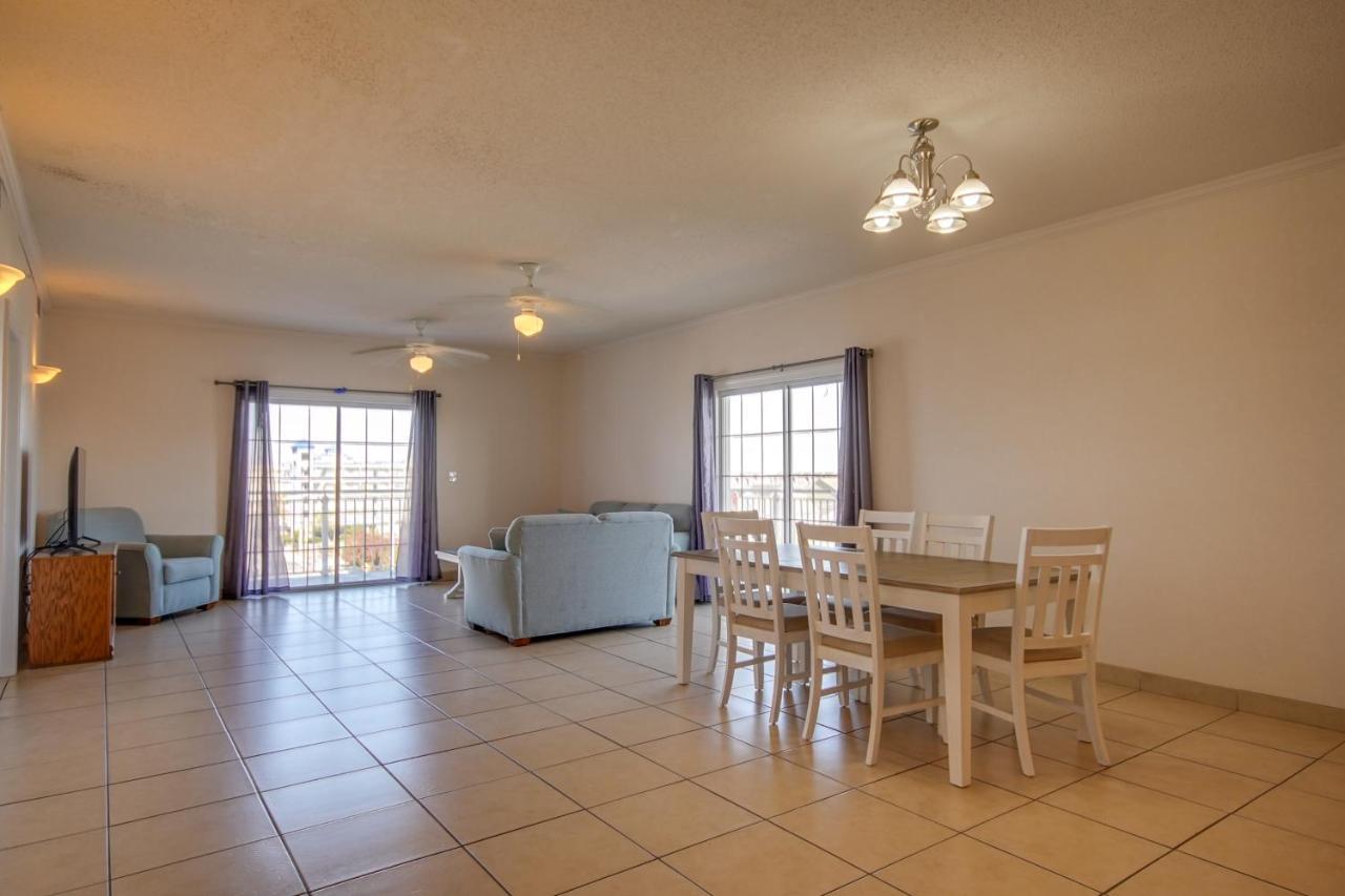 Americana 10th Street Apartment