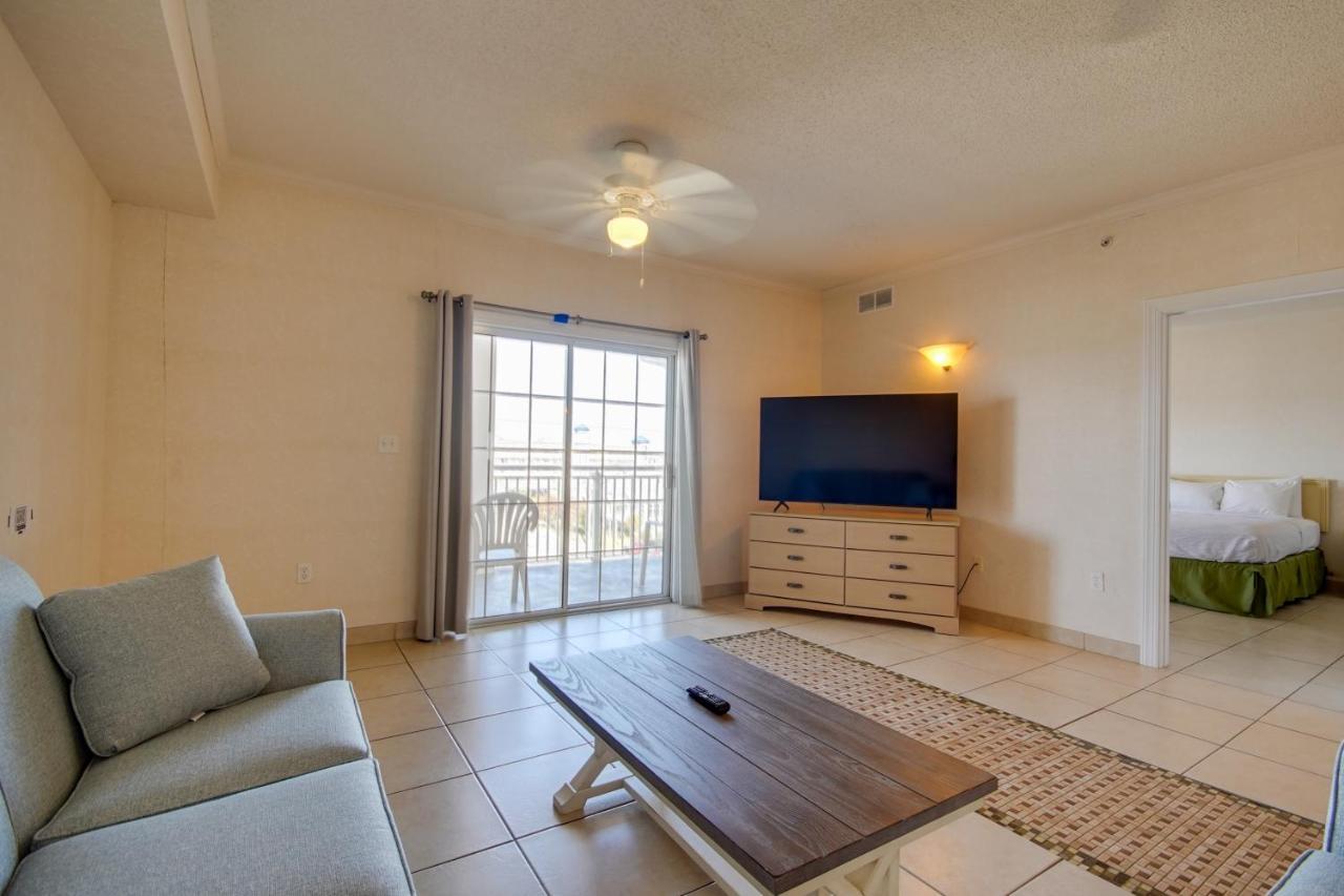 Americana 10th Street Apartment