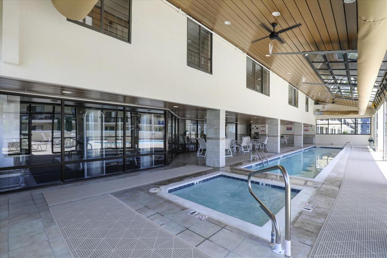 Outrigger 205 * Ocean City