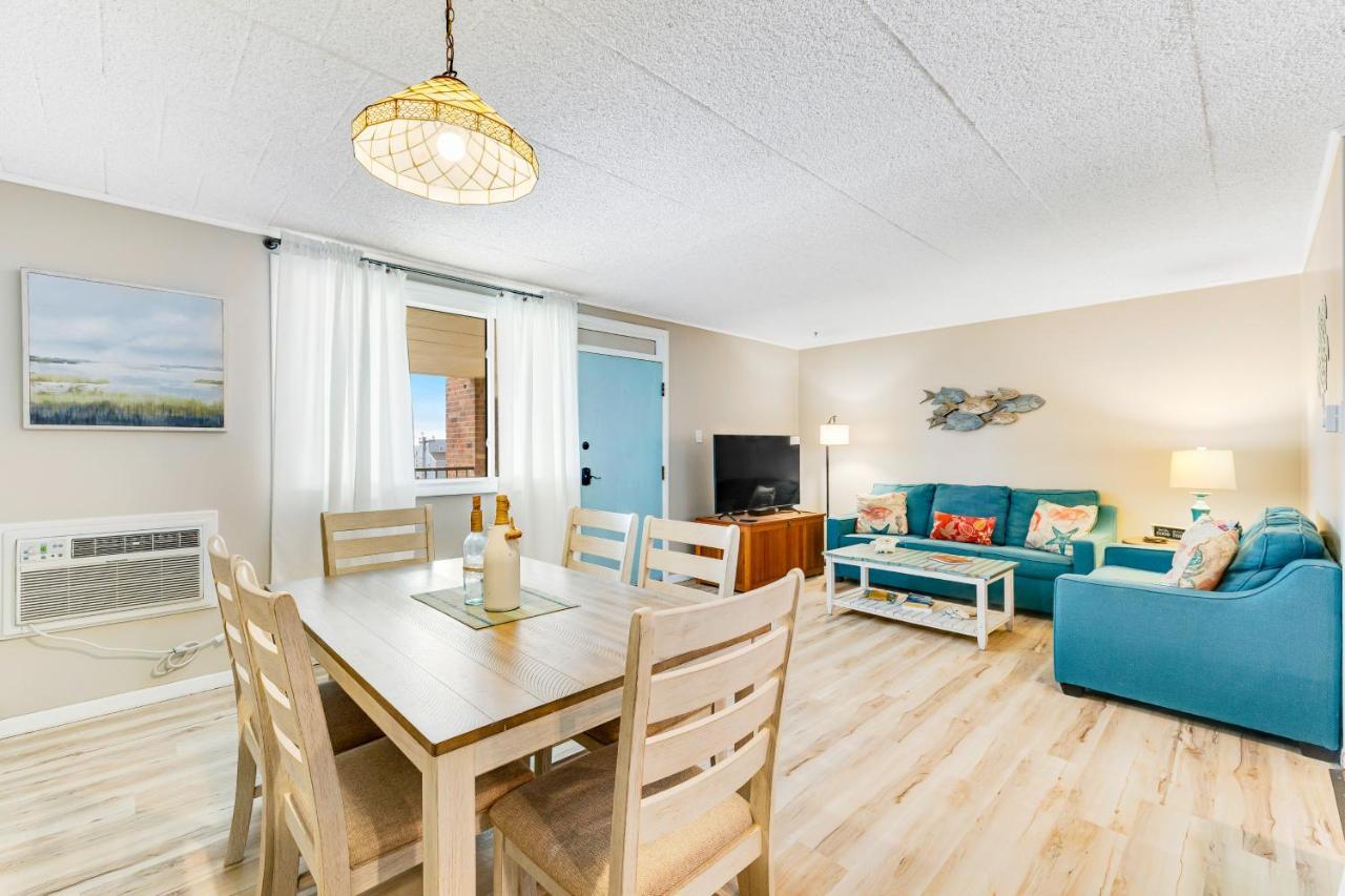 Colonial Unit 404
