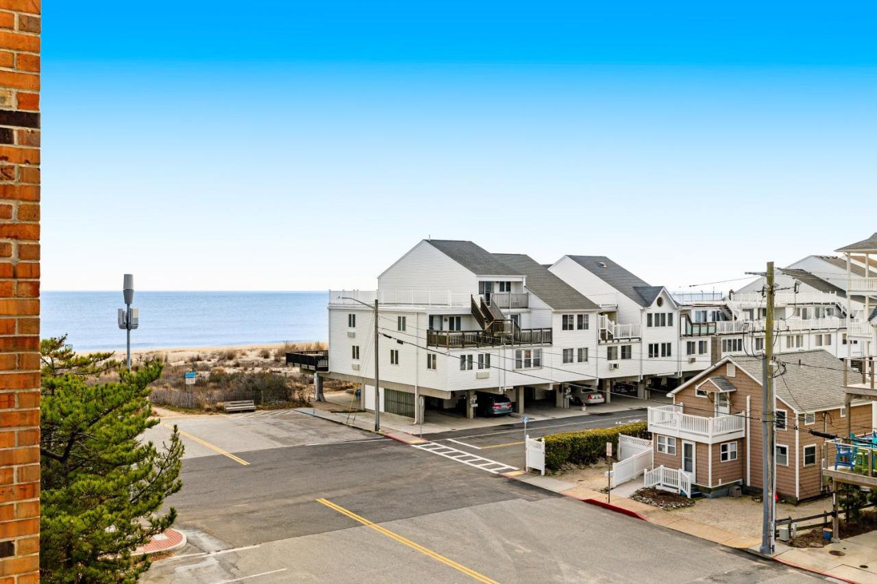 Colonial Unit 404