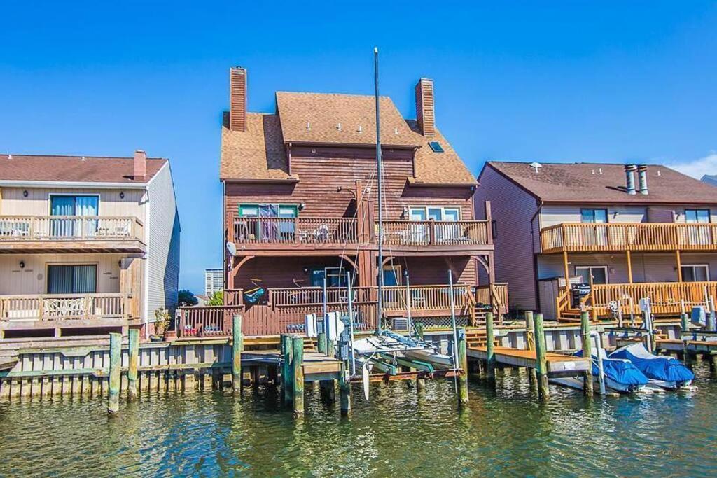 Holiday home New Bijou Bayside Escape- 3beds, Balcony, Deck, Dock *