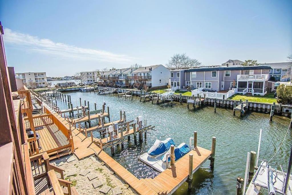 New Bijou Bayside Escape- 3beds, Balcony, Deck, Dock Holiday home Ocean City