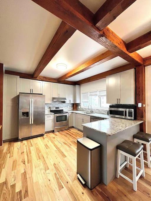 New Bijou Bayside Escape- 3beds, Balcony, Deck, Dock *