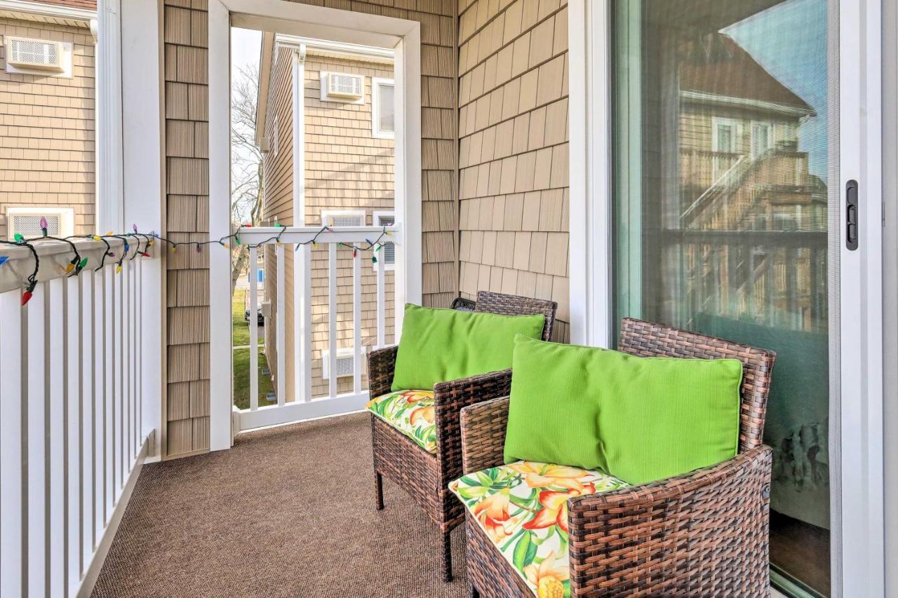 Ocean Vacation With Pool And Access Apartment *