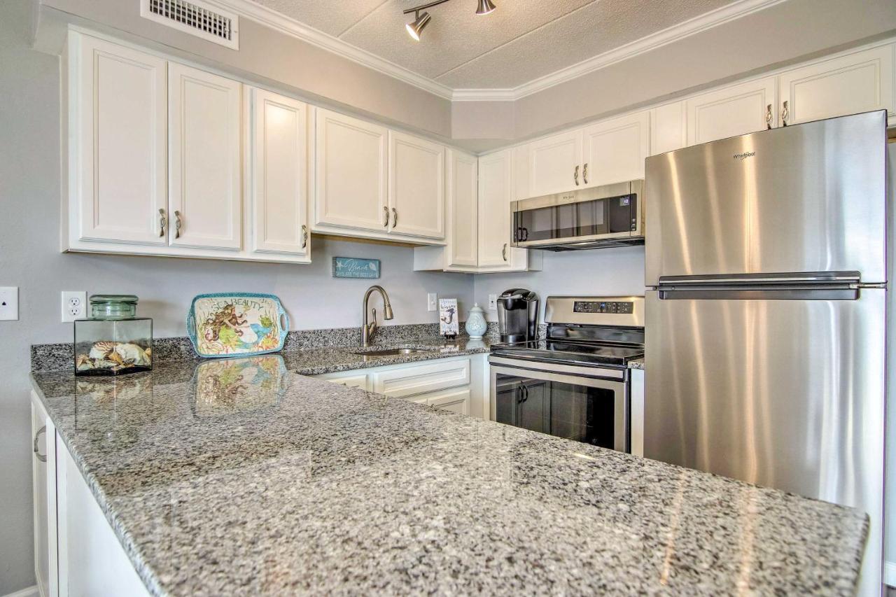 Updated Ocean - Walk To Beach! Apartment