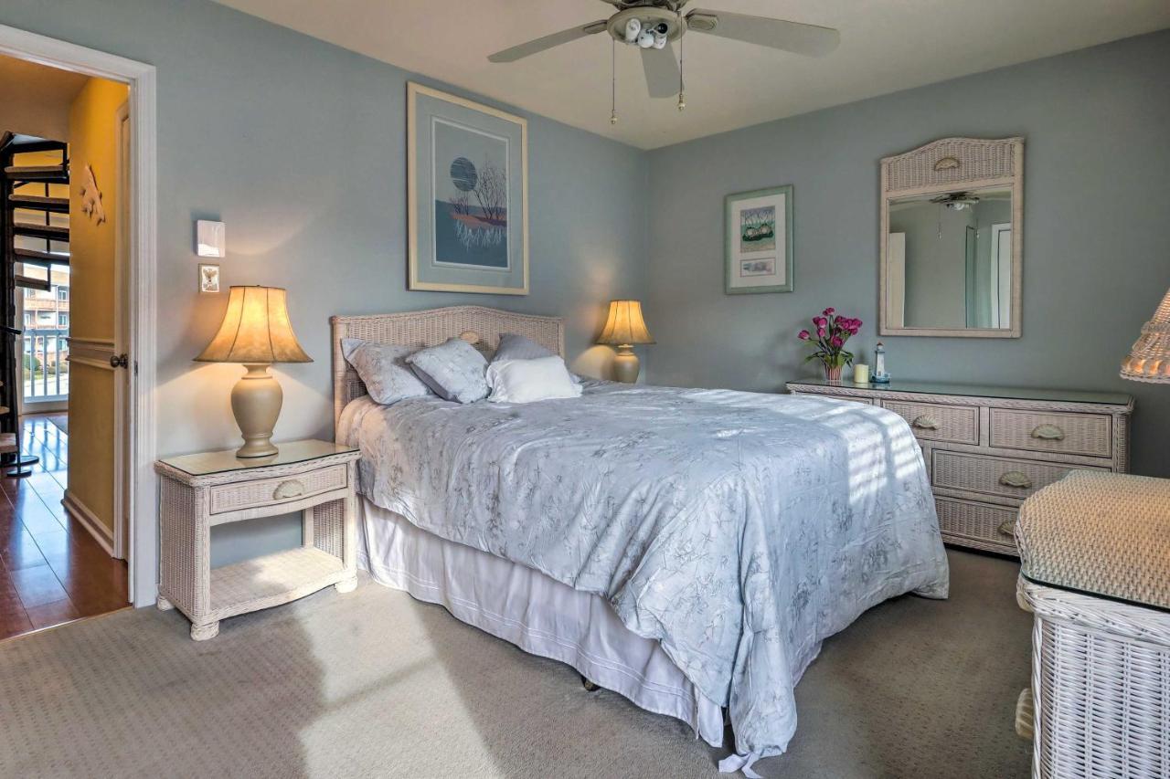 Ocean Vacation With Pool And Access Apartment