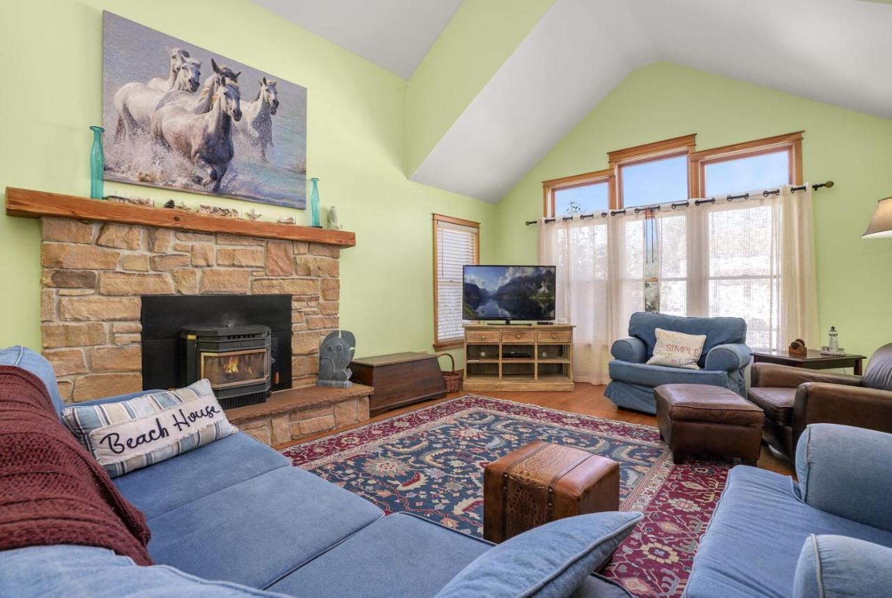 Family Tides - 311 - 139th Street *