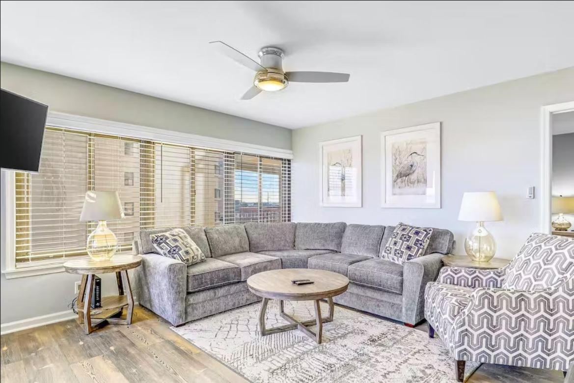 Rainbow 306 - Oceanfront Luxury 3-bedroom With Outdoor Pool *