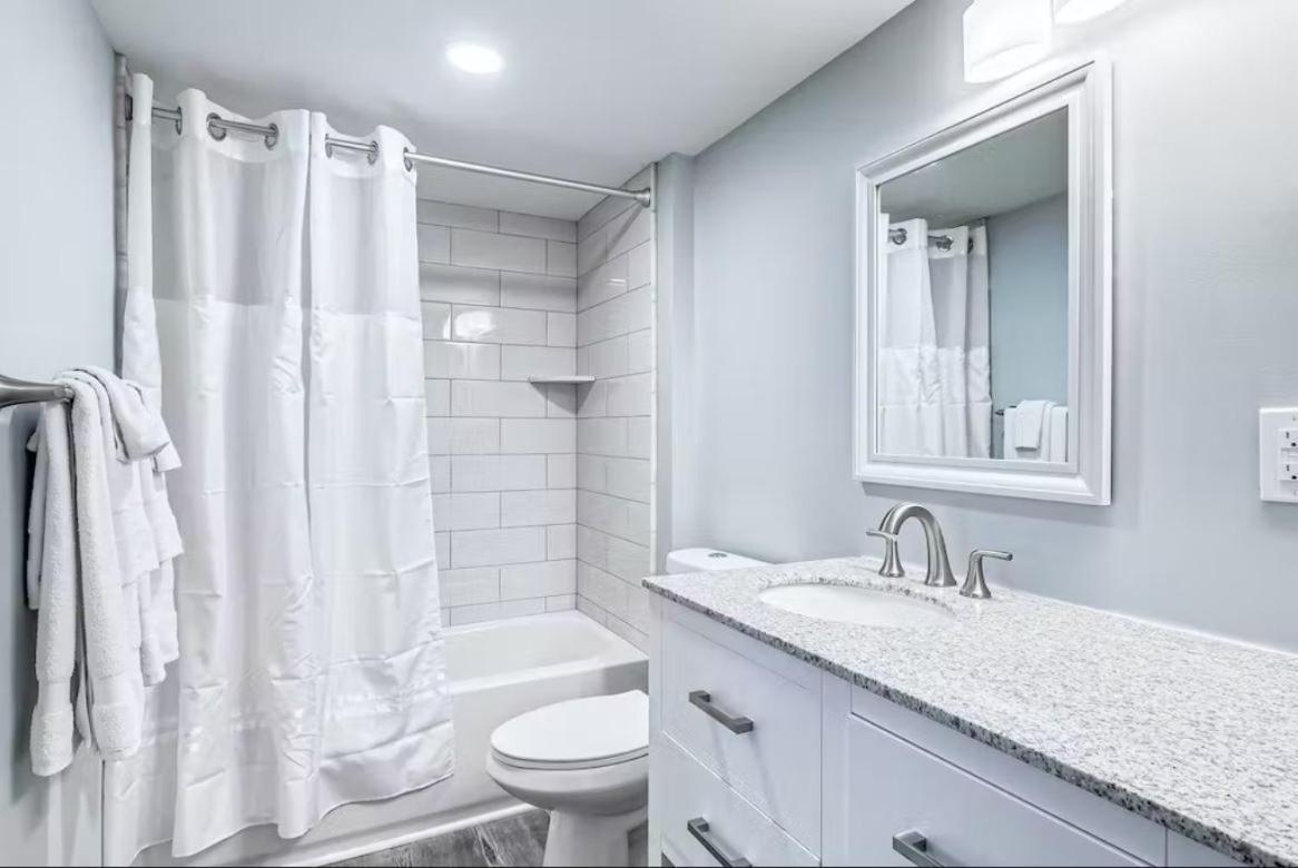 Rainbow 306 - Oceanfront Luxury 3-bedroom With Outdoor Pool Holiday home Ocean City