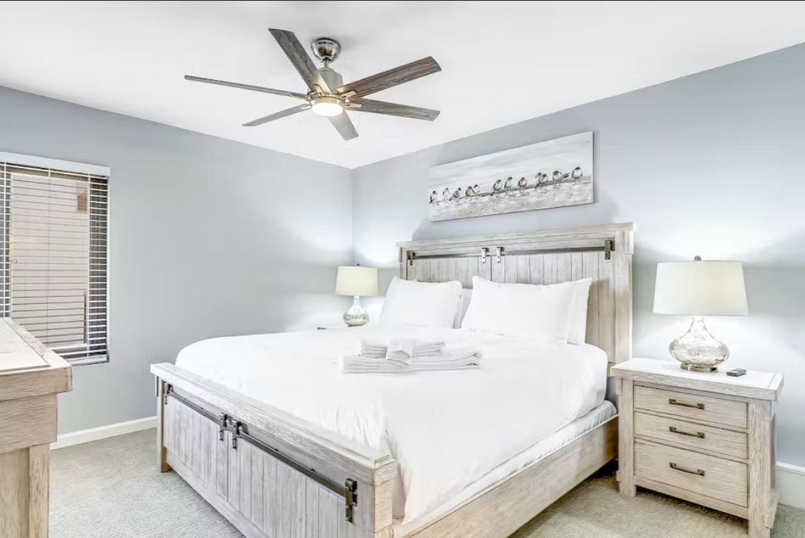 Rainbow 306 - Oceanfront Luxury 3-bedroom With Outdoor Pool Holiday home