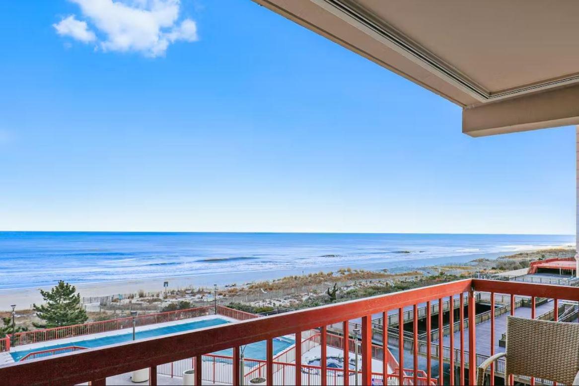Rainbow 306 - Oceanfront Luxury 3-bedroom With Outdoor Pool *