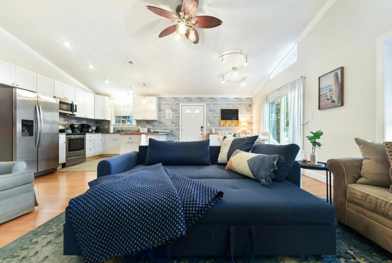 Walk To The At The Blue House! Ev Cgr, Pets! Villa