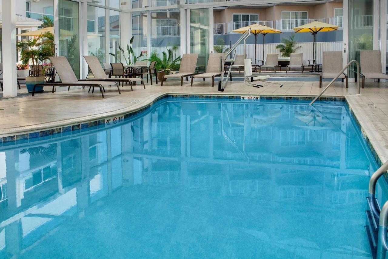 Hotel Courtyard By Marriott Ocean Oceanfront