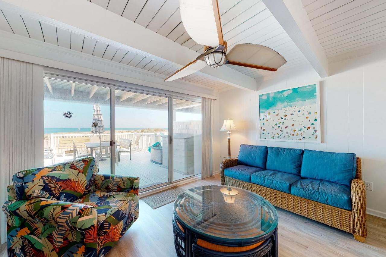 Ocean Colony 12 *