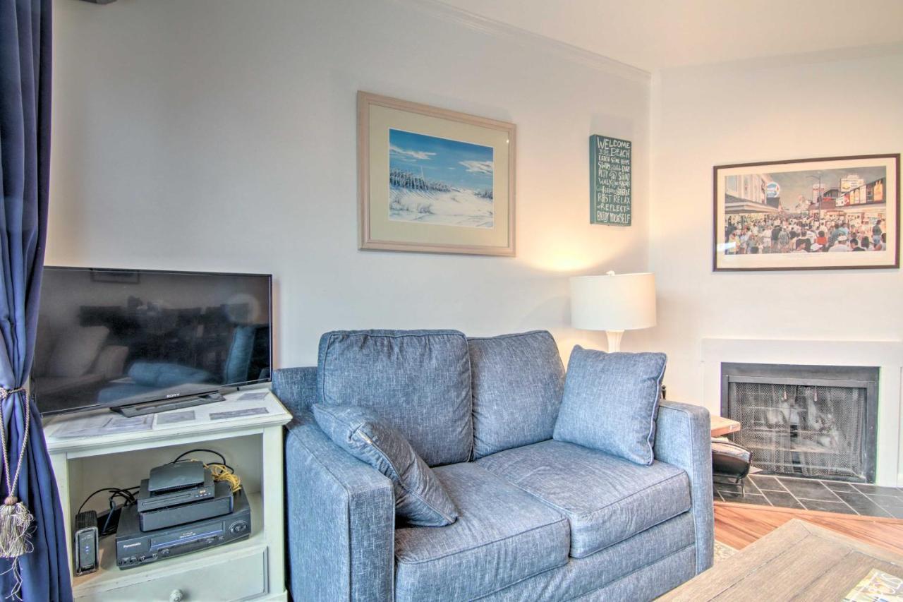 Holiday home Bayside Ocean Townhome Less Than 1 Mi To Beaches!