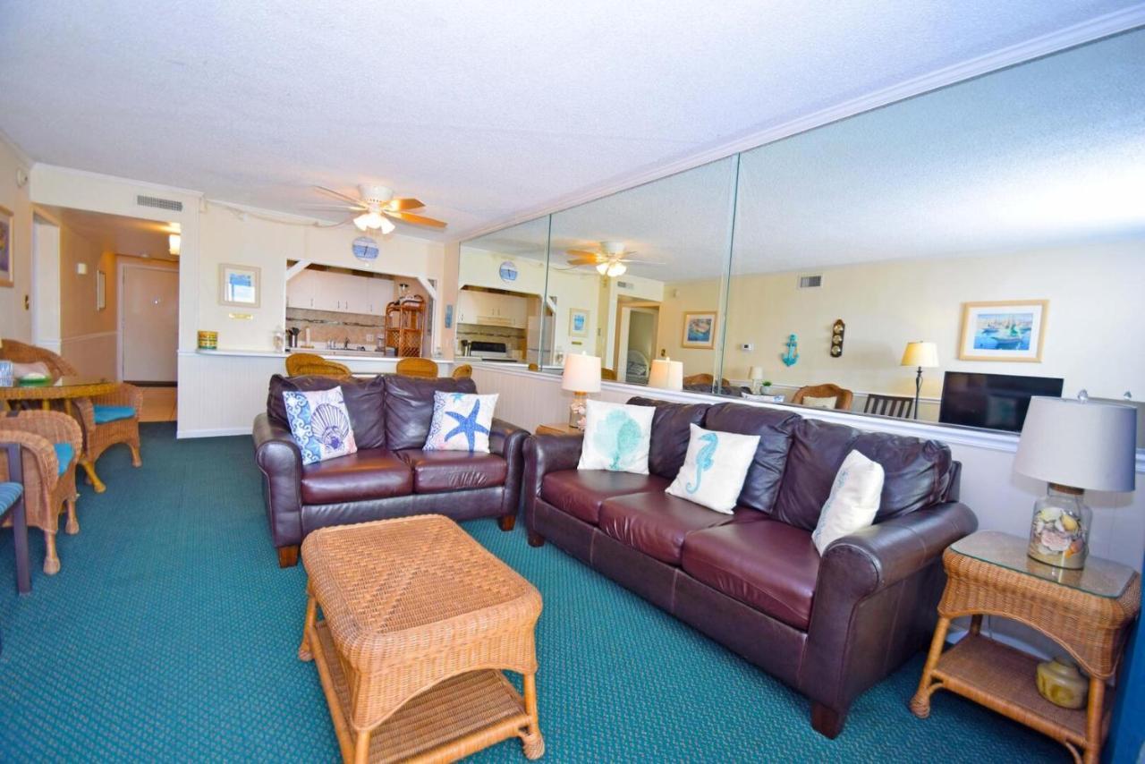 Apartment Towers 402