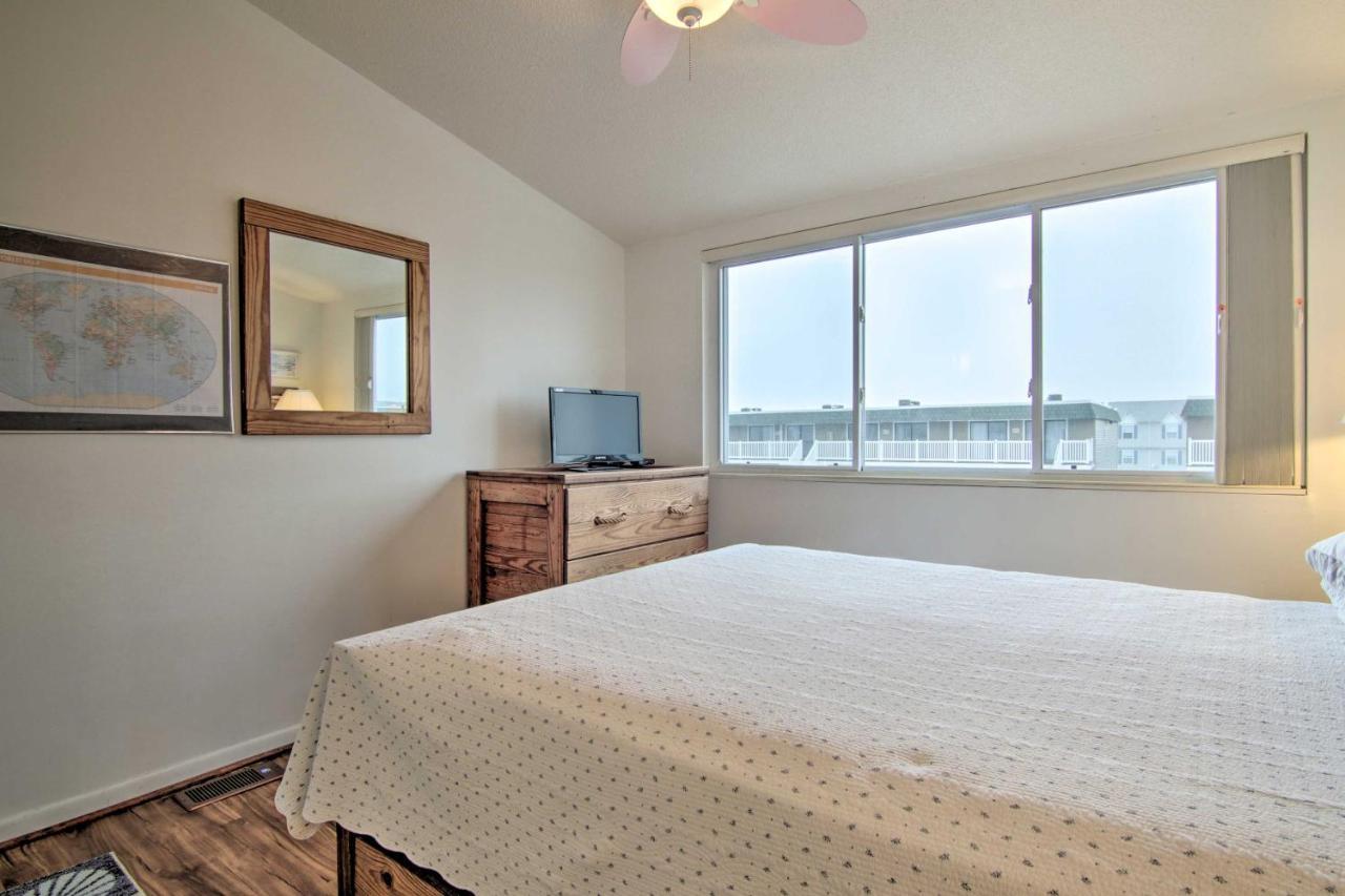Holiday home Bayside Ocean Townhome Less Than 1 Mi To Beaches!
