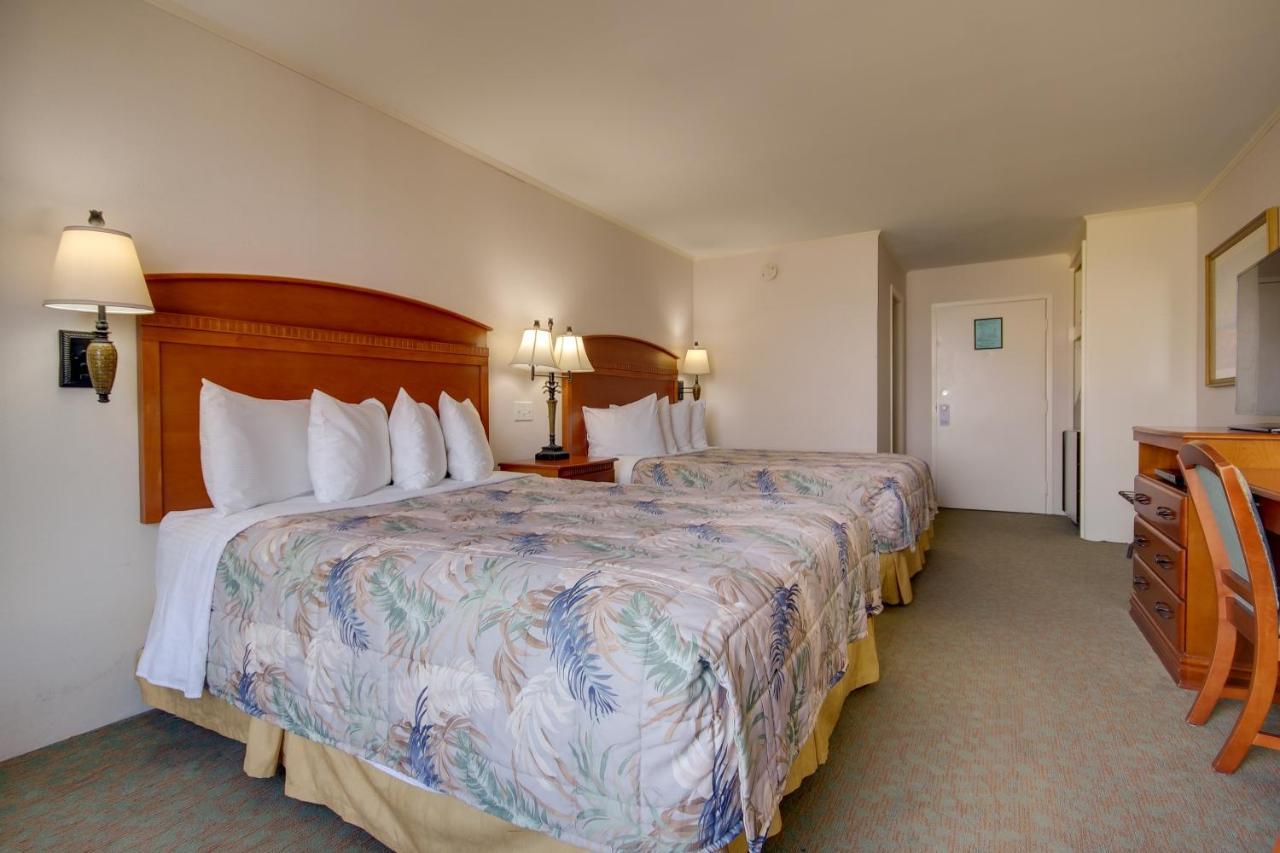 Hotel Castle In The Ocean City