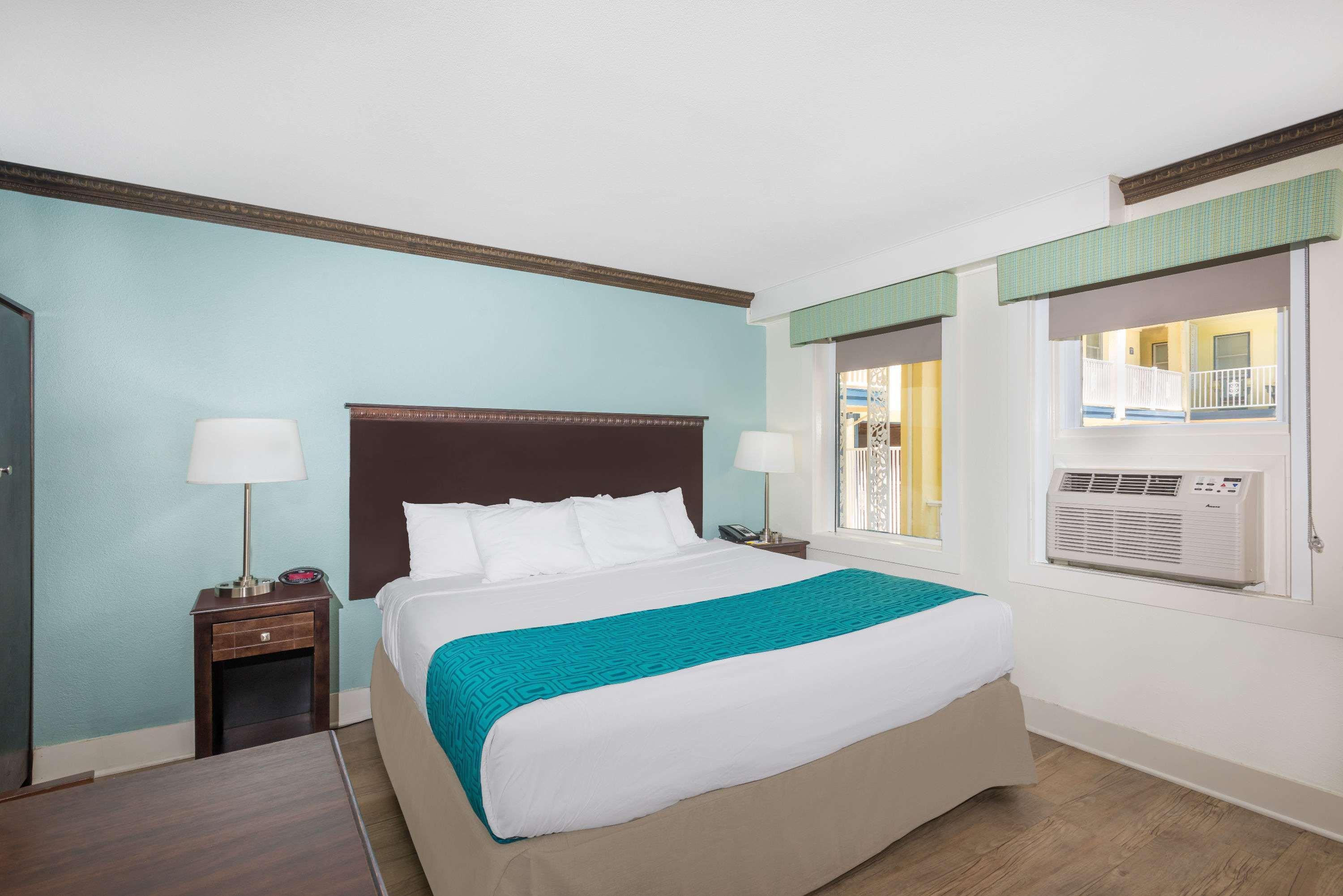 Days By Wyndham Ocean Oceanfront Hotel