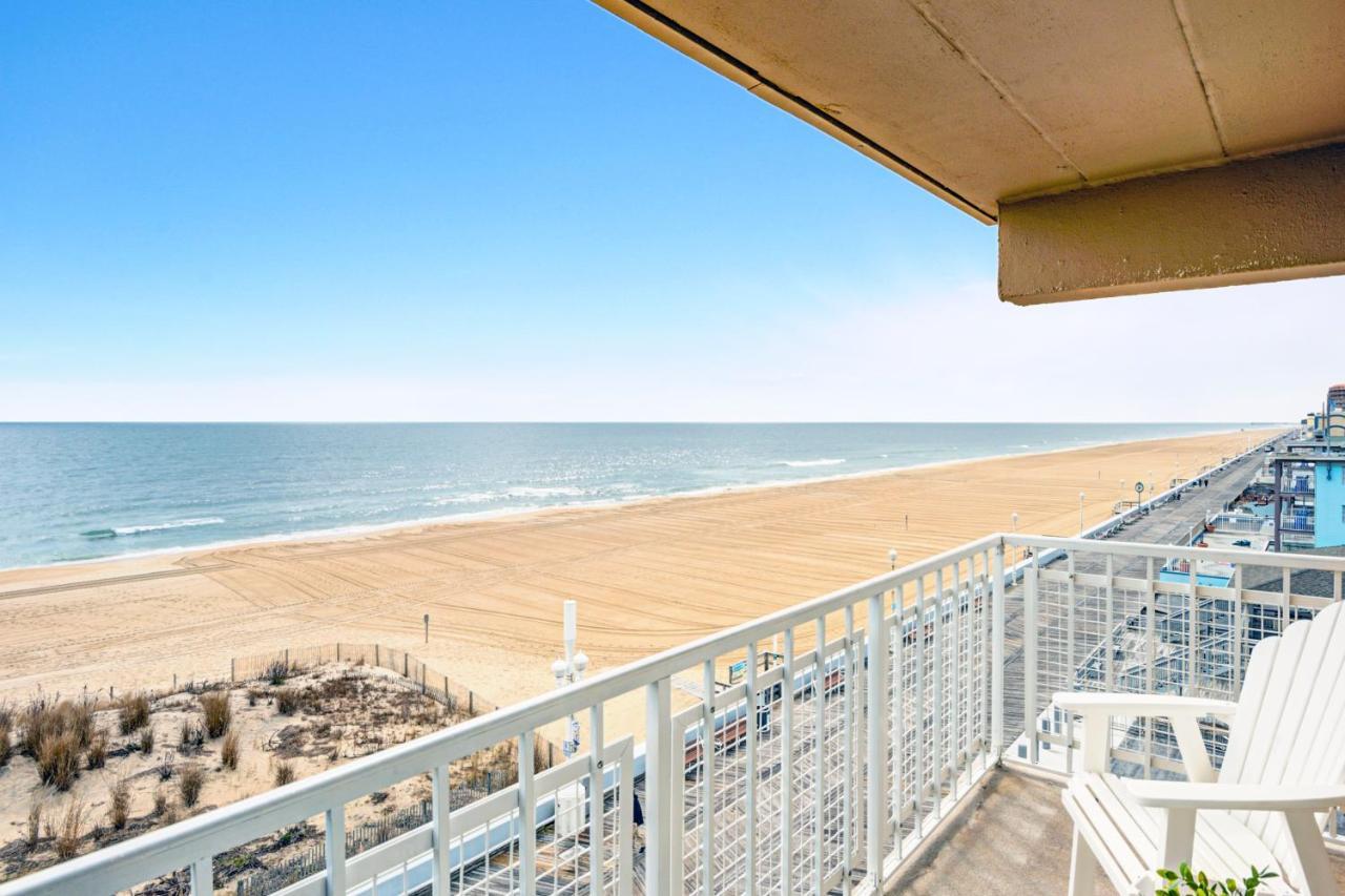 Dunes Oceanfront Hotel *