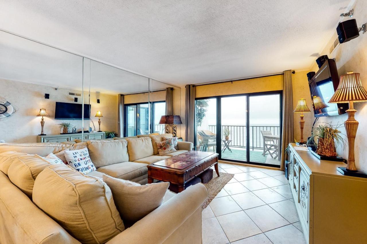 Plaza 1211 Apartment