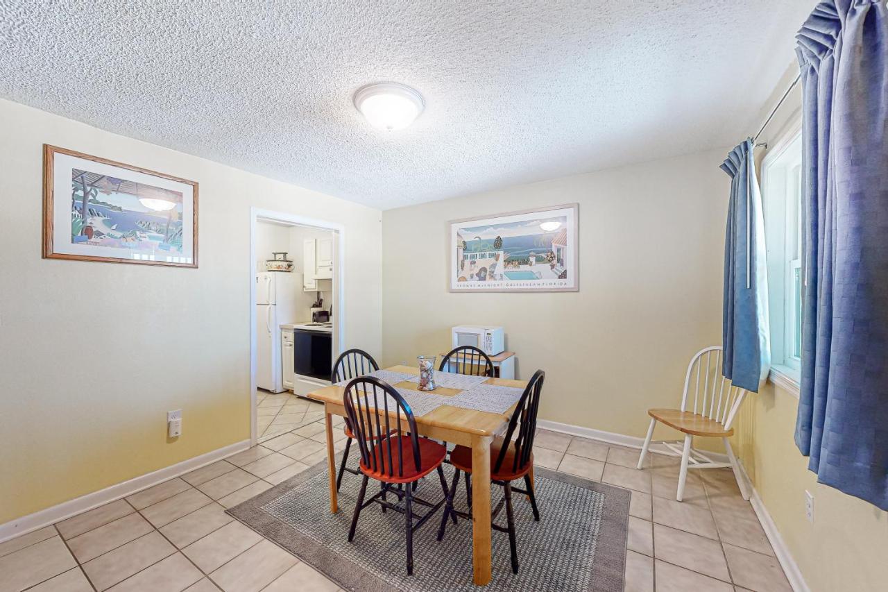 Eagle Bay 202 Apartment
