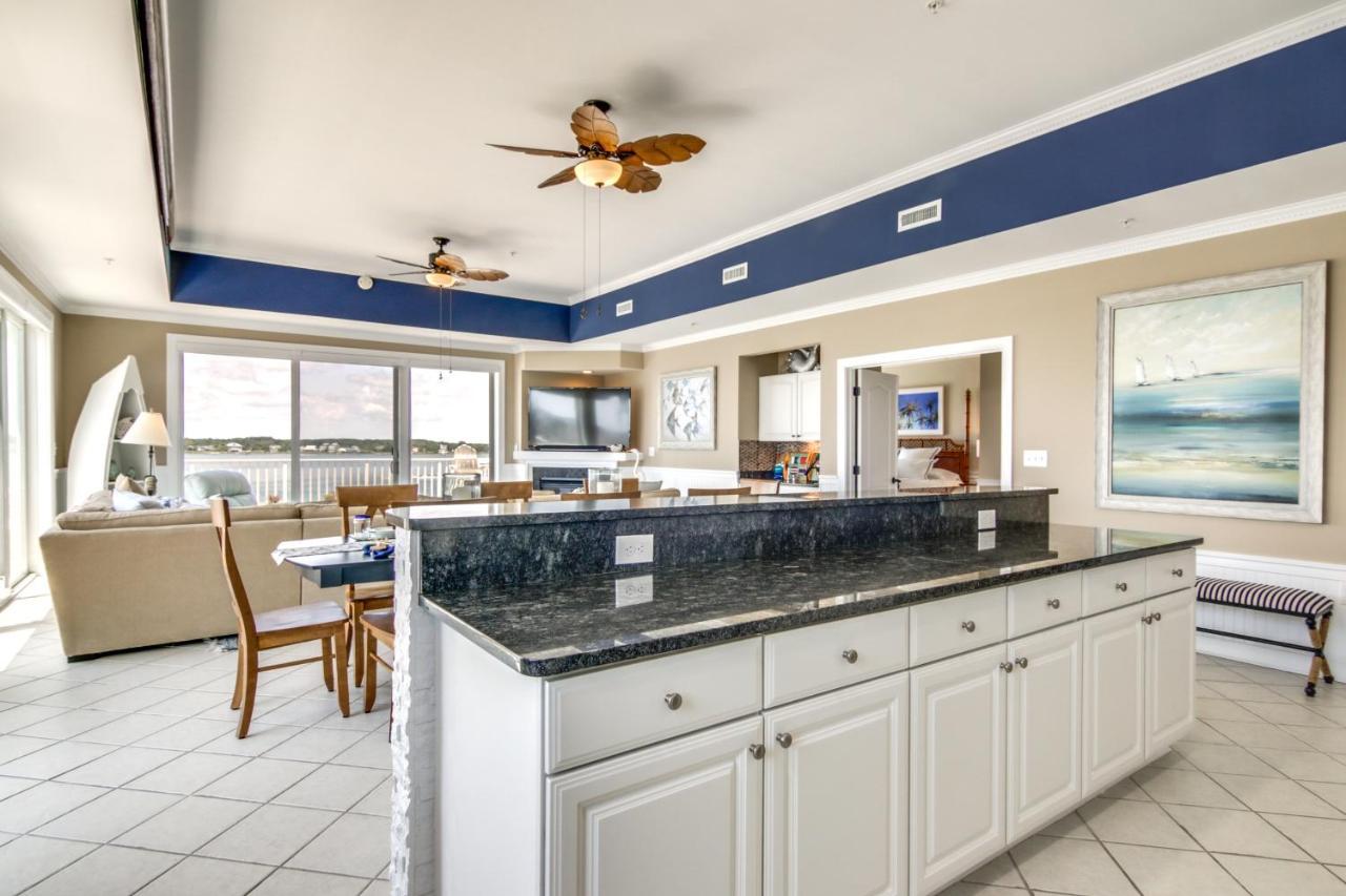 With Panoramic Views Walk To Beach Apartment
