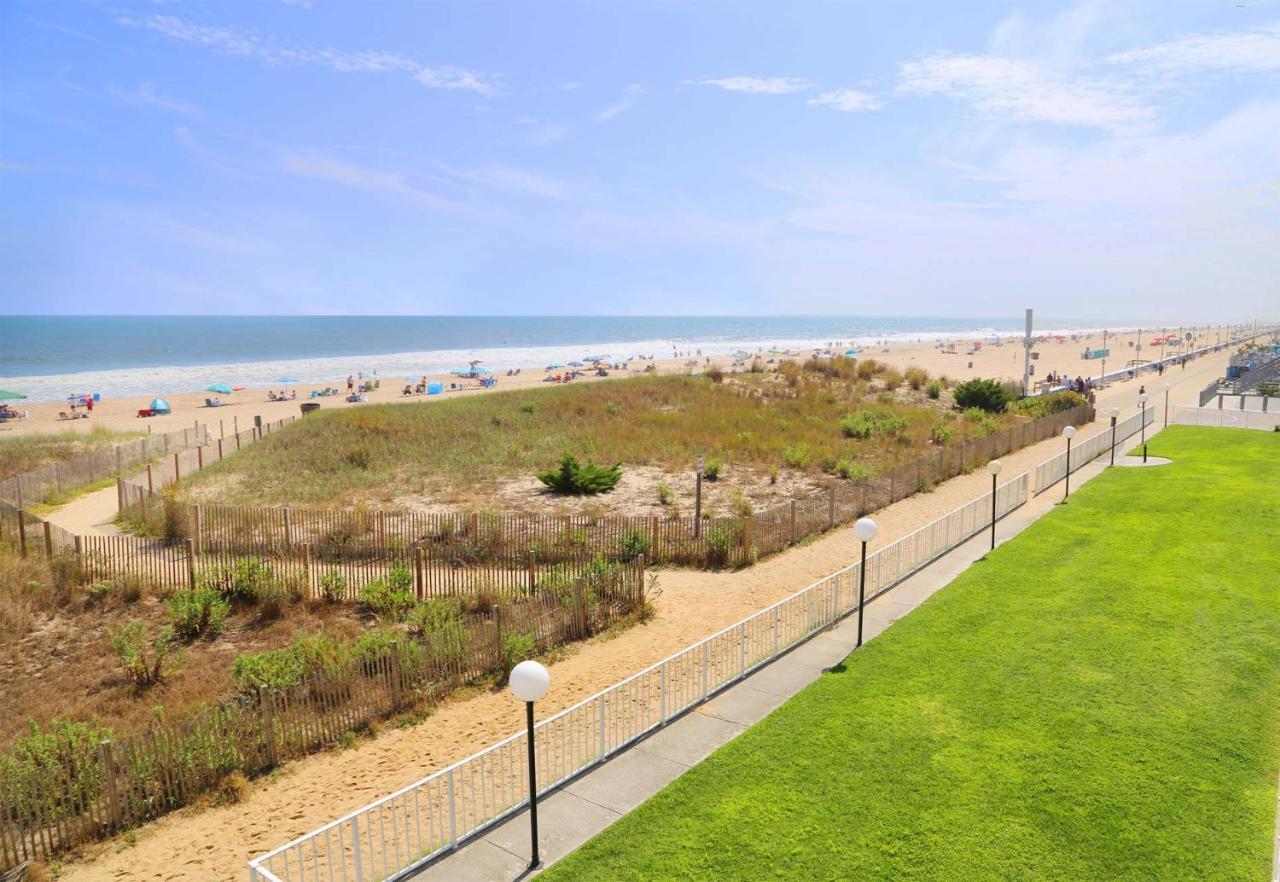 Dunes Oceanfront Hotel *
