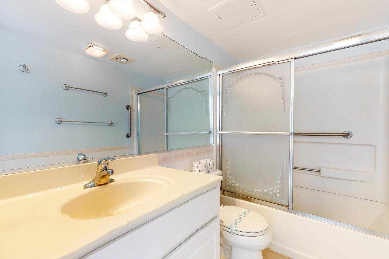 Golden Sands 613 Apartment