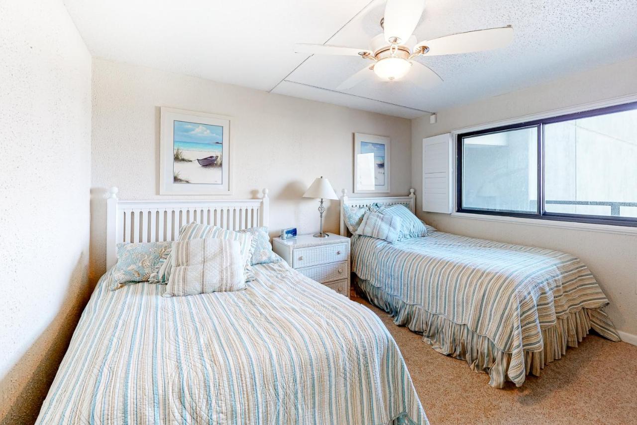 Golden Sands 1208 *