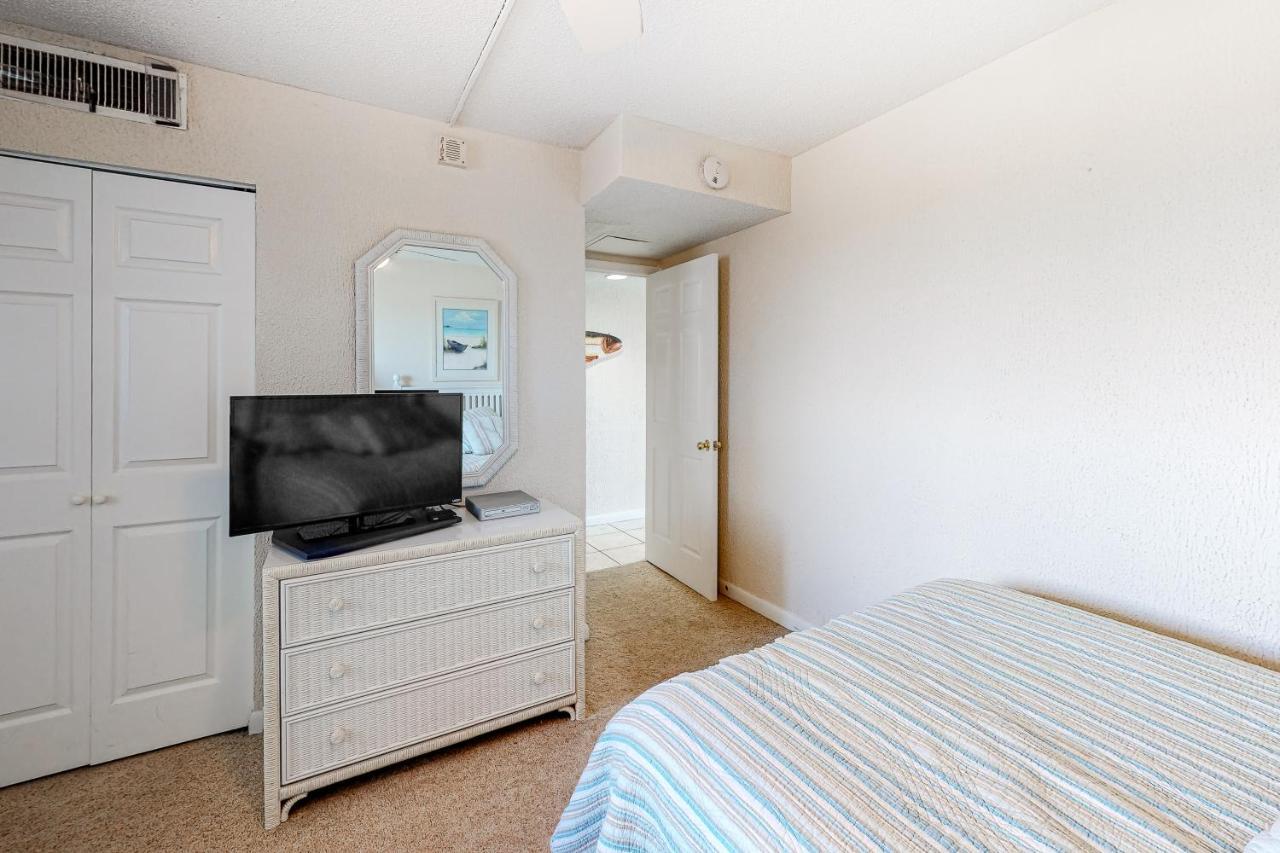 Golden Sands 1208 *