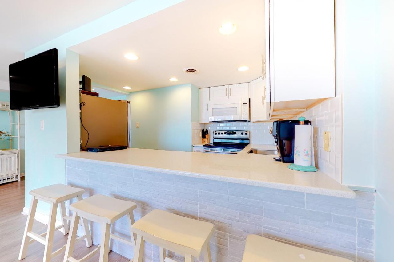 Apartment Waves 307 *