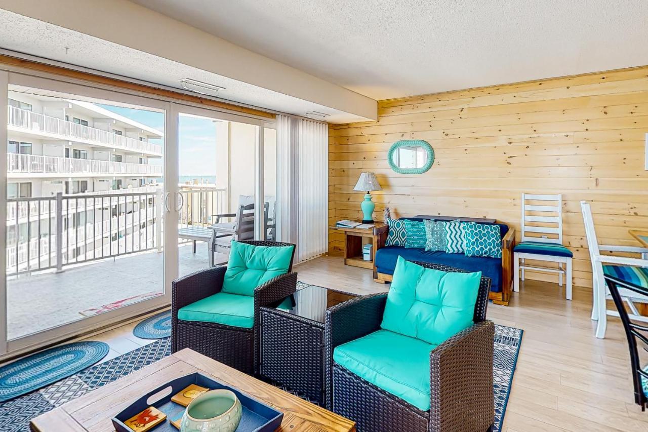Summer Sands At 80 East