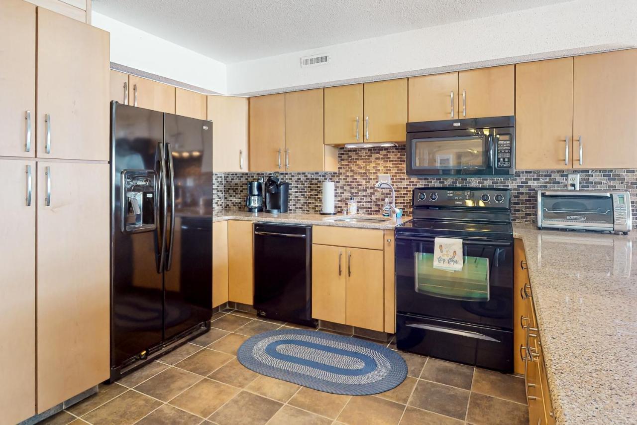 Summer Sands At 80 East Apartment *