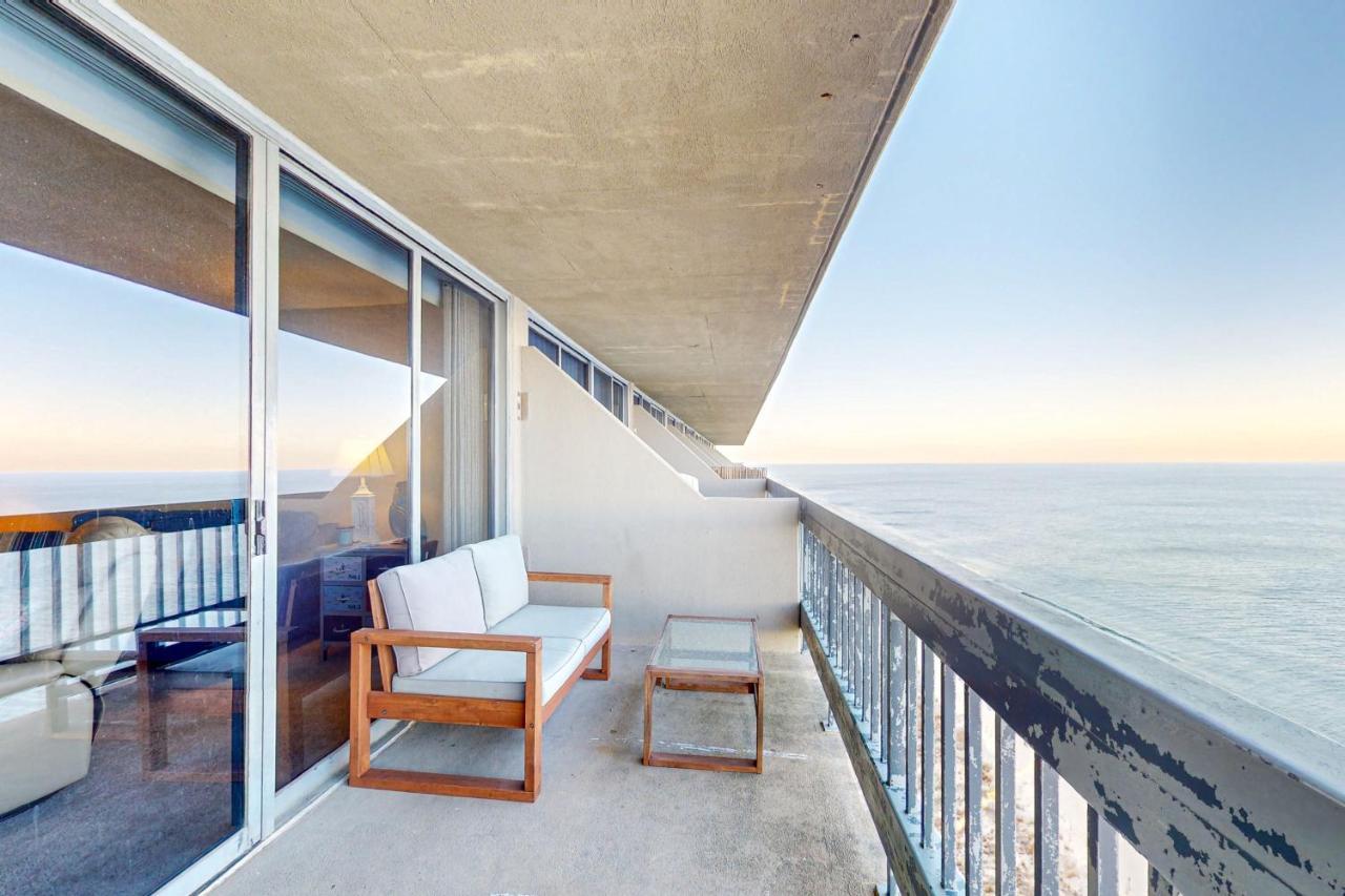 Apartment Century I 2203