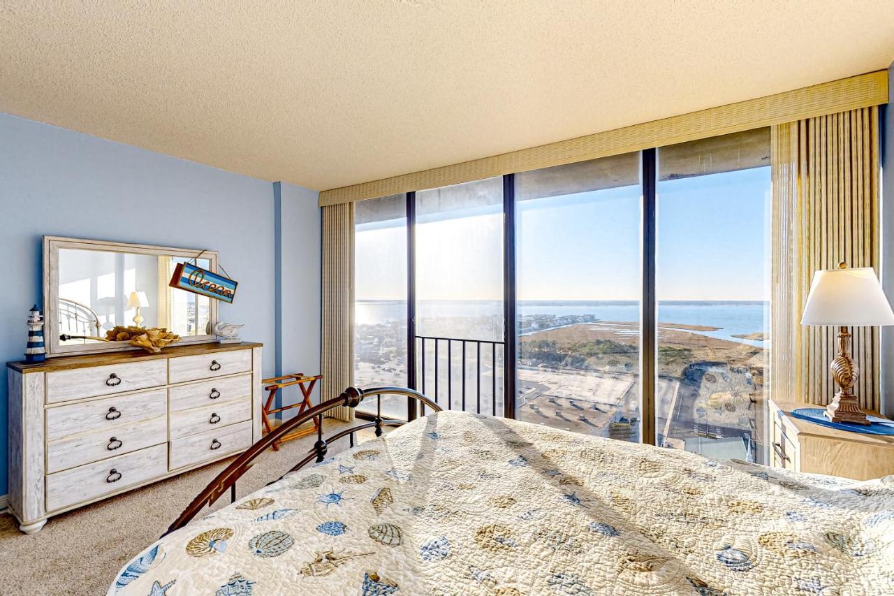 Century I 2203 Apartment