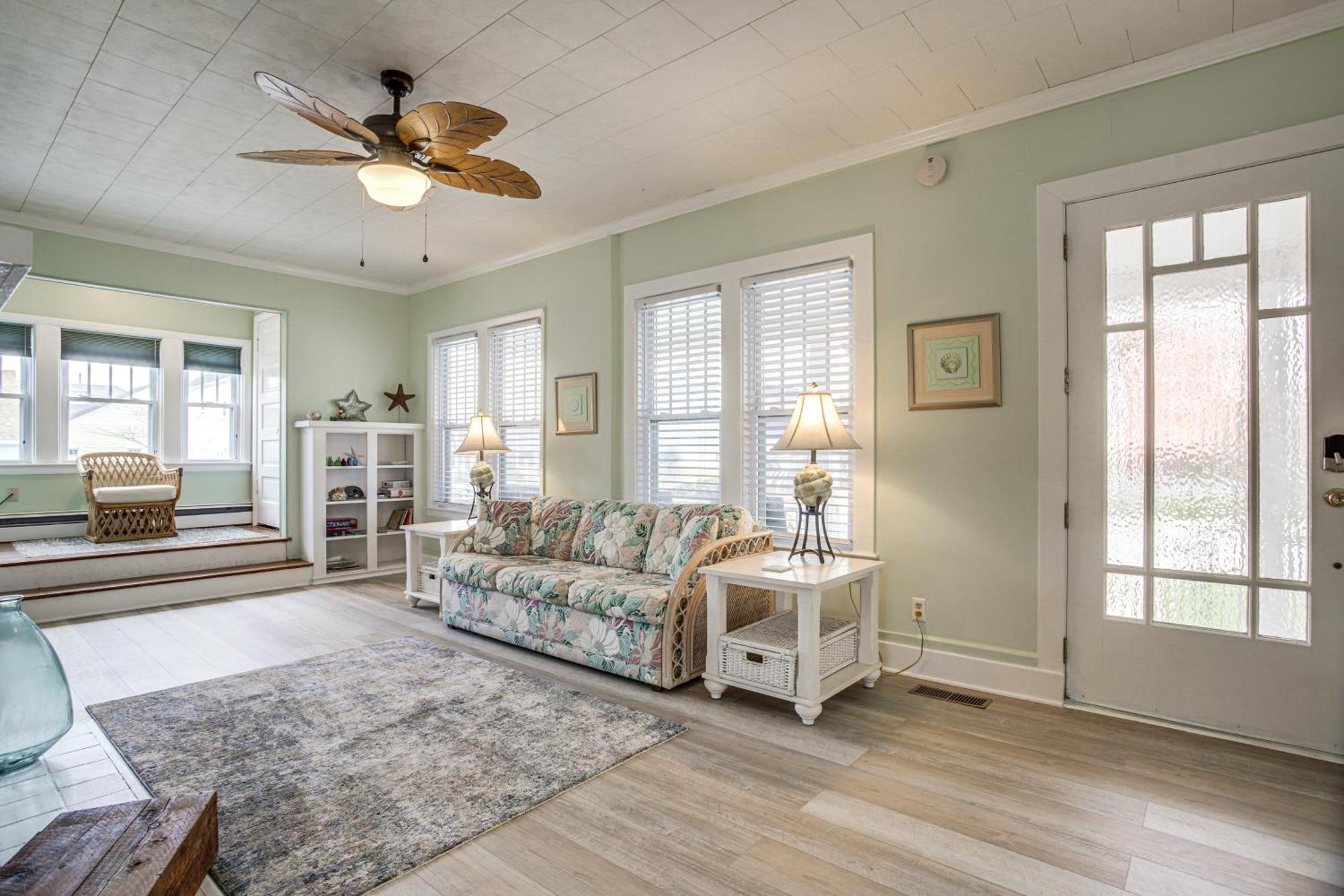Ocean Escape With Cozy Porch Walk To Boardwalk Ocean City