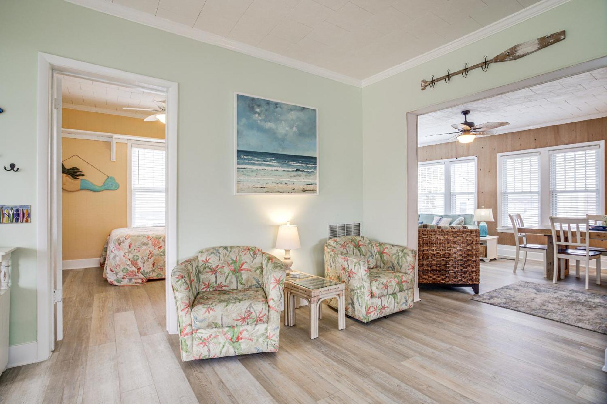 Holiday home Ocean Escape With Cozy Porch Walk To Boardwalk *