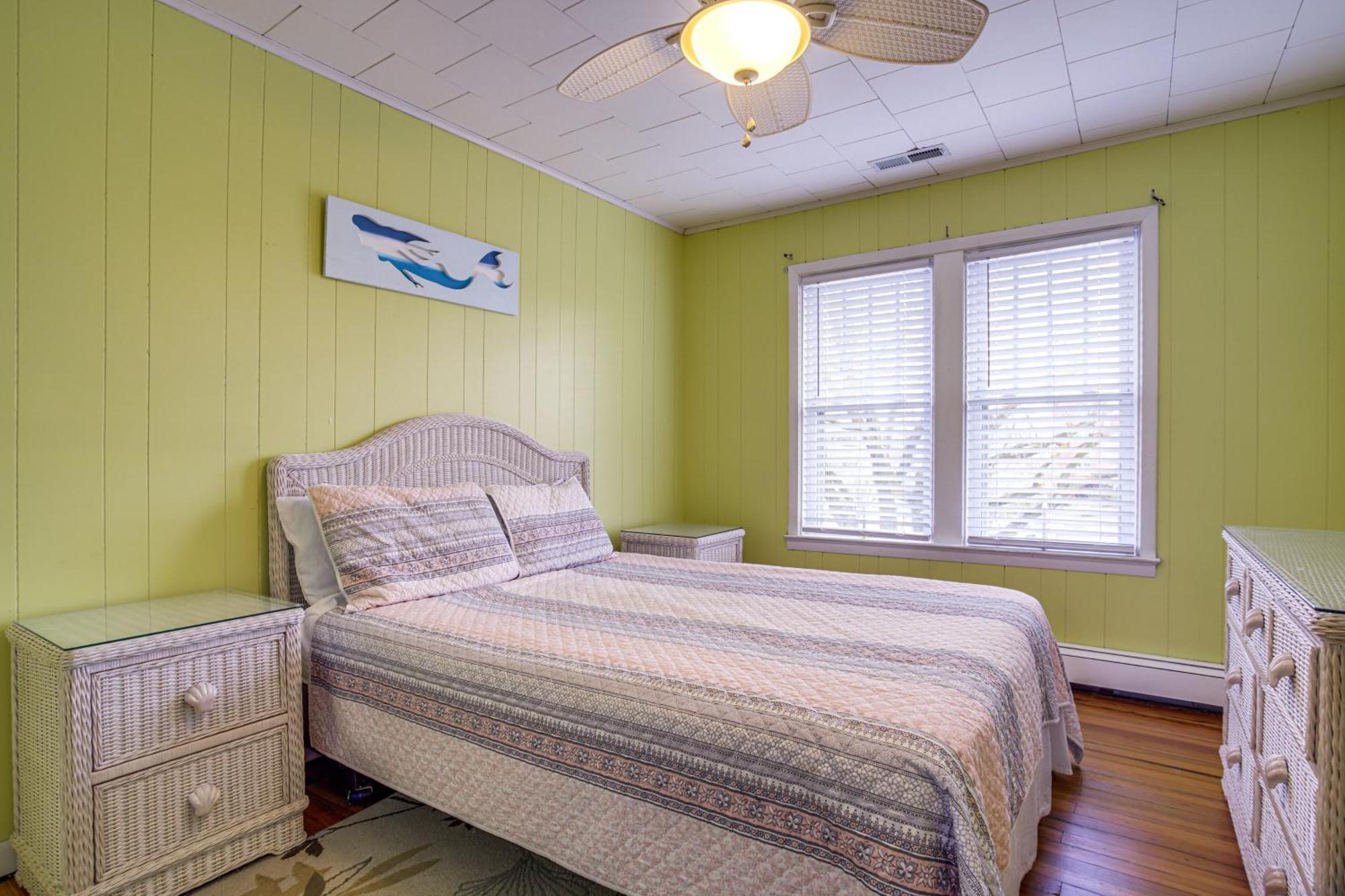 Ocean Escape With Cozy Porch Walk To Boardwalk Ocean City