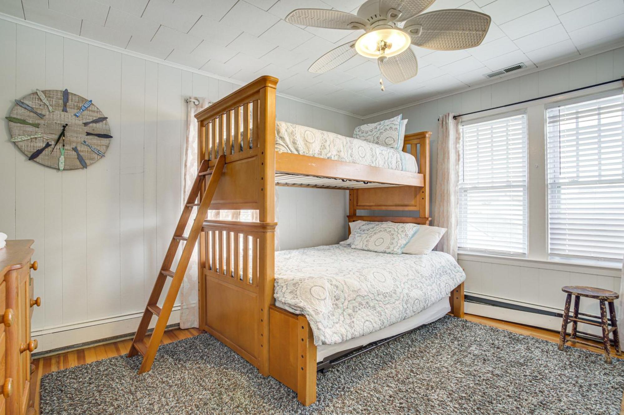 Ocean Escape With Cozy Porch Walk To Boardwalk